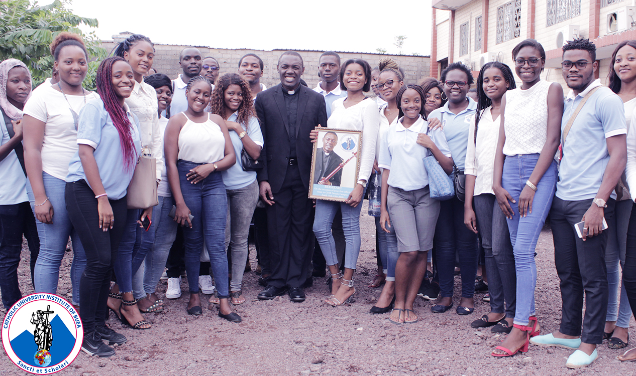 The President with student executives of Douala Campus